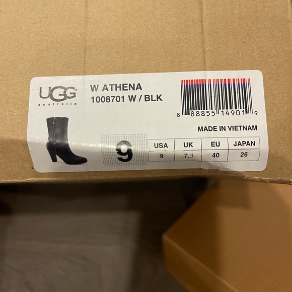 UGG -Athena booties -size 9 - Picture 9 of 9